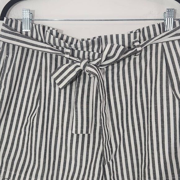 Love Tree Black and White Striped Preppy Shorts with Tie Waist Size Large - Picture 2 of 9